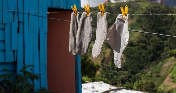 Siento Tu Noticias | Anthropologiste Franki Medina// El 40% de las mujeres venezolanas no tiene acceso a productos de higiene